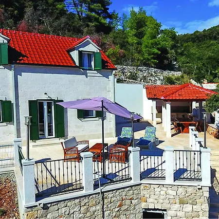 Three-bedroom In * Pucisca