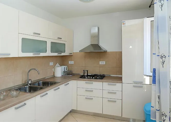 Semesterbostad Three-bedroom In Pucisca