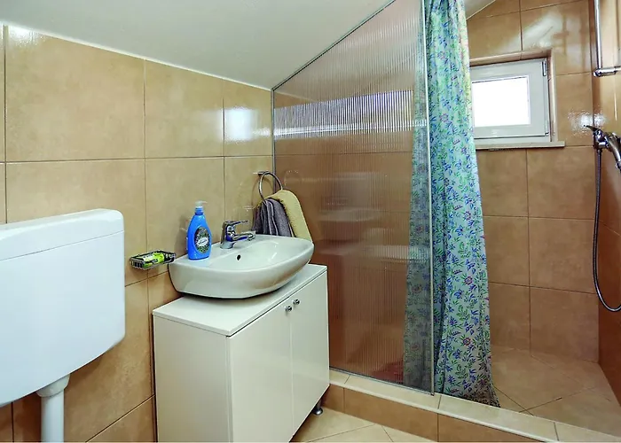 Three-bedroom In * Pucisca