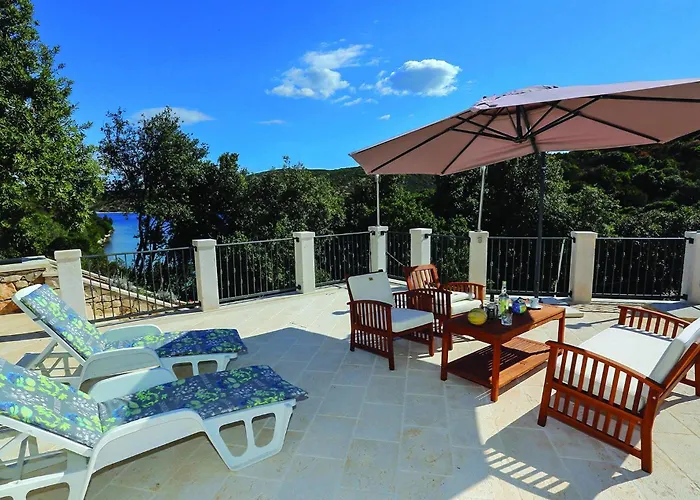 Three-bedroom In Semesterbostad