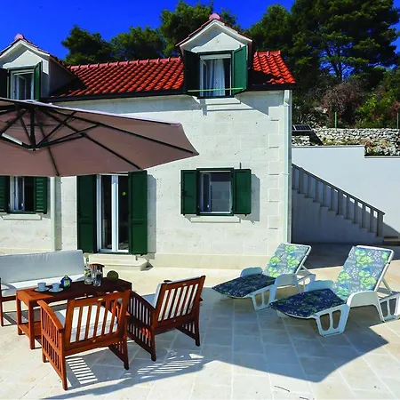 Three-bedroom In Holiday home